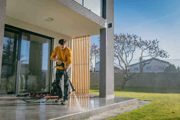 Best Pool Deck Cleaning  in Paramount, CA